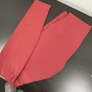 lululemon size 6 - wunder under Luxtreme leggings - 28” inseam
